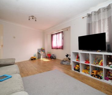 Gatenby, Werrington, Peterborough - Photo 2