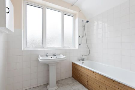 4 bedroom detached house to rent - Photo 4