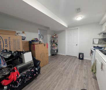 38 Chalmers St, St. Catharines - 1 Bedroom Lower Unit - Photo 6