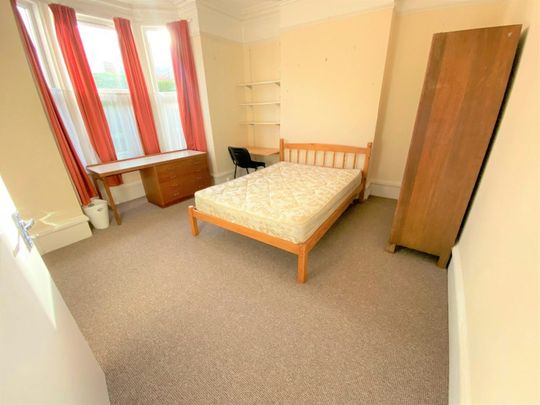 Terraced House to rent on - Photo 1