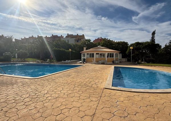 Excelente Apartamento T2 localizado em zona privilegiada de Albufeira.