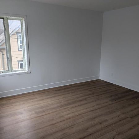 5 1/2 à louer - Photo 3