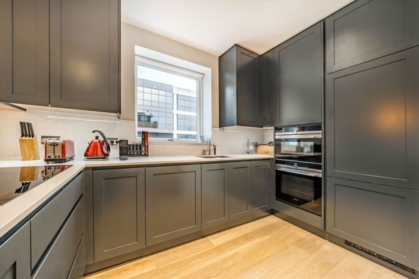 Palladian Gardens, W4 2DZ, London - Photo 1