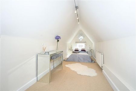 3 bedroom flat to rent - Photo 3