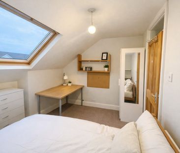 4 bed Semi-Detached House for Rent - Photo 4