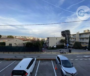 Location Appartement 1 pièce 21m² ST LAURENT DU VAR 06700 - Photo 4
