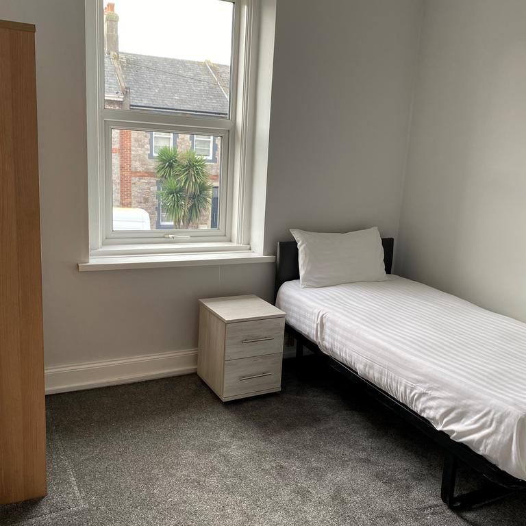 1 bedroom in a house share to rent - Photo 1