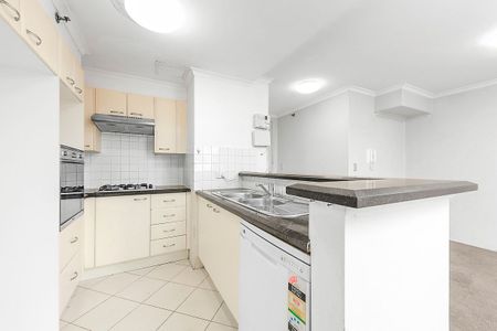 Stratford Sanctuary: Contemporary Living at its Best - Photo 5