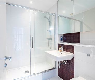 2 bed Flat for rent - Photo 2