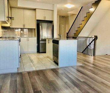 For Lease - 7 Heswall Lane, Newmarket, Ontario - Photo 6