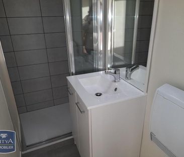 Location Appartement 4 pièces 63m² VILLEFRANCHE SUR SAONE 69400 - Photo 2