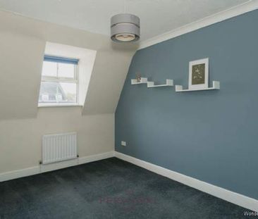 4 bedroom property to rent in Epsom - Photo 1