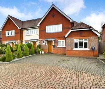 4 bedroom semi-detached house to rent - Photo 6