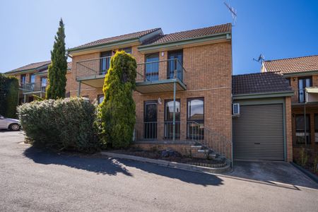 4/8 Nimmitabel Street, Queanbeyan West Australia - Photo 5