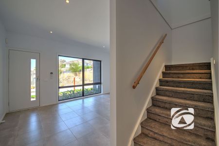 TOWNHOUSE IN BERWICK'S EXCLUSIVE HARK - Photo 3