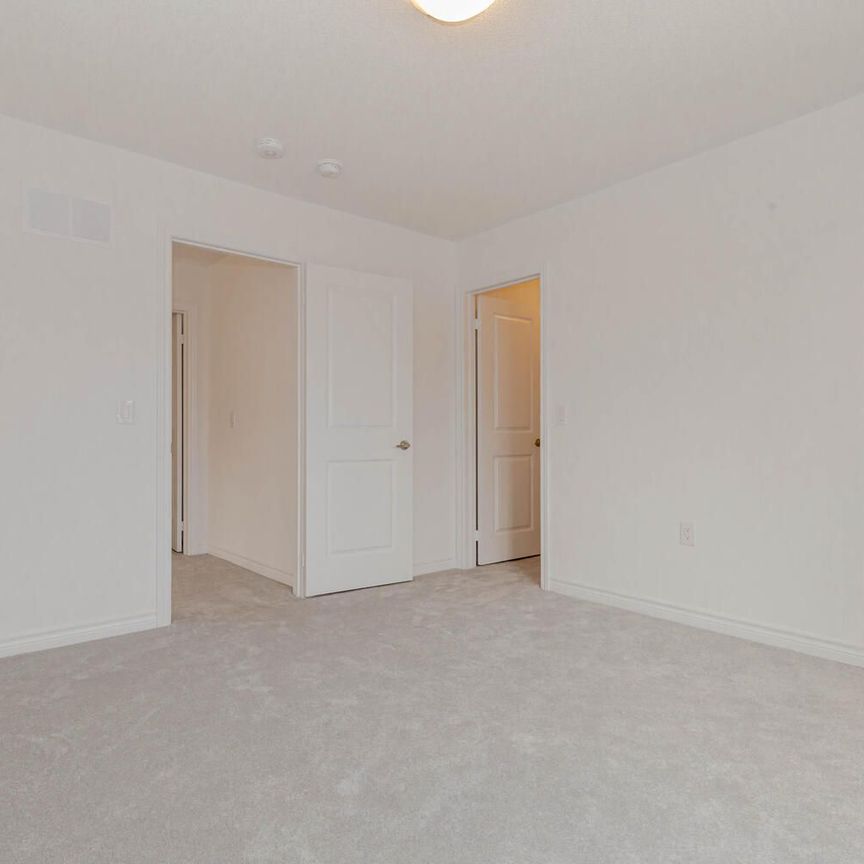 For Lease - 2 Doc Logheed Avenue, Southgate, Ontario - Photo 1