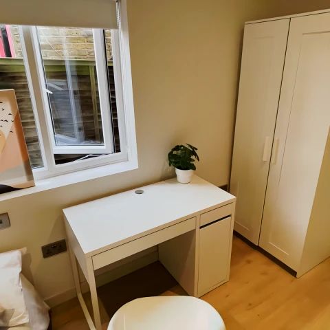 3 Bedroom 2 Bathroom Room 1 (shared bath) - Photo 1