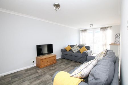 2 bedroom maisonette to rent - Photo 4
