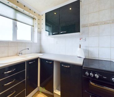 Stonebury Avenue, Eastern Green, Coventry, CV5 7FW - Photo 5