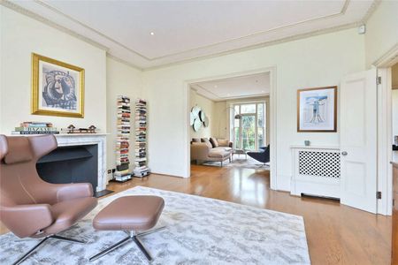 A four bedroom period home is situated in the heart of St. John's Wood. - Photo 4