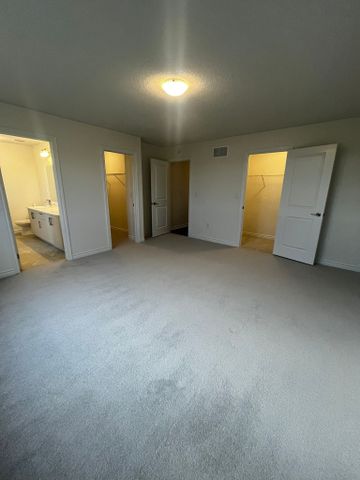 For Lease - 24 Phoenix Boulevard, Barrie, Ontario - Photo 2