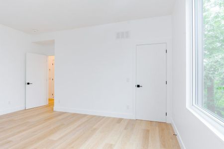 For Lease - 63 Lonborough Avenue, Toronto, Ontario - Photo 4