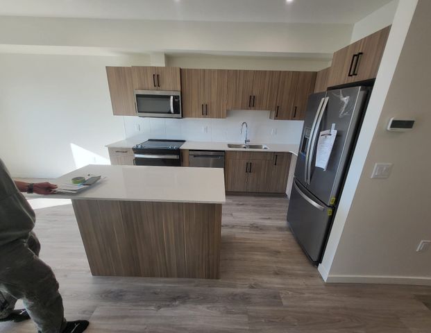 West Kelowna 1 bed + den - Photo 1