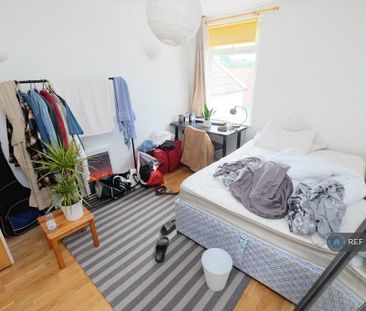 4 bedroom terraced house to rent - Photo 2