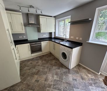 2 bedroom terraced house to rent - Photo 2