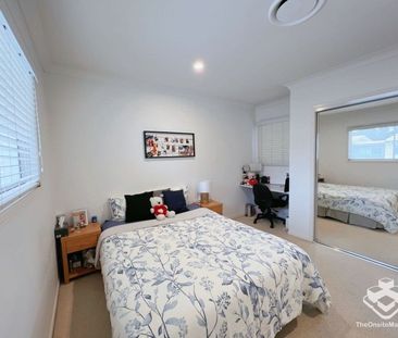 Fully Air-coned 4 Bedroom Townhouse, Ideal for Families or Professi... - Photo 1