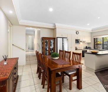 RENOVATED MODERN DUPLEX HOME IN EXCELLENT LOCATION - Photo 2