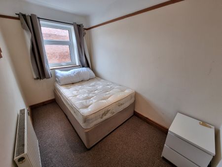 2 Bed Student Accommodation - Photo 4