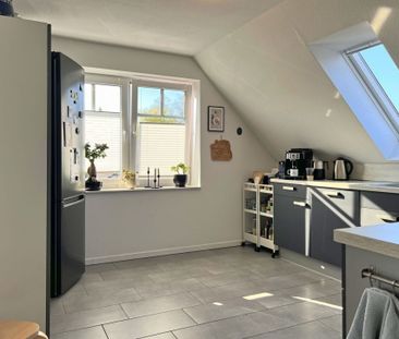 Gemütliche Dachgeschosswohnung mit Balkon in ruhiger und dennoch ze... - Photo 6