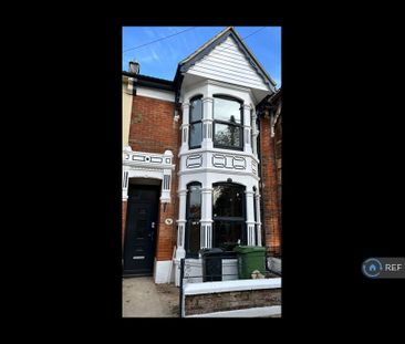 1 bedroom in a house share to rent - Photo 5