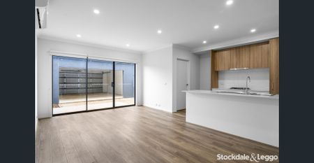 Modern Townhouse Living in Grand View Estate! - Photo 3