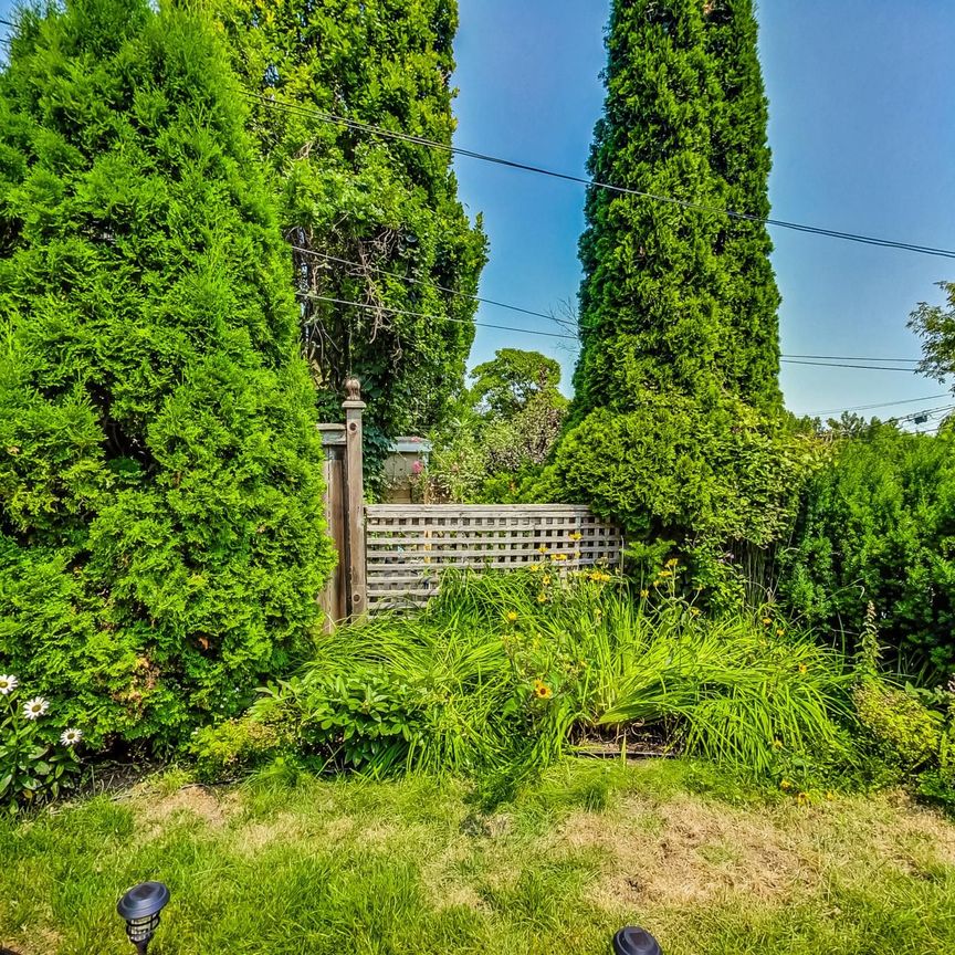 For Lease - 317 Victoria Park Avenue Unit# Upper, Toronto, Ontario - Photo 1