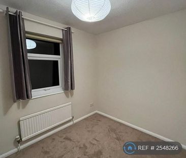 2 bedroom end of terrace house to rent - Photo 2