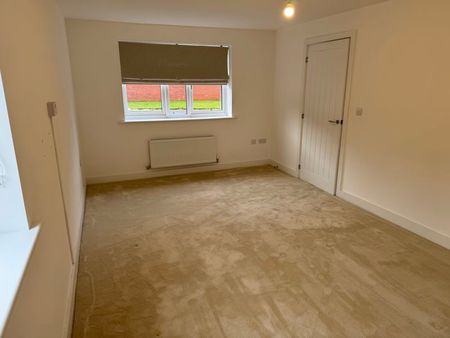 York Road Priorslee, Telford - Photo 5