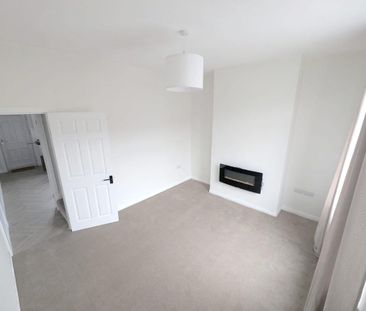 2 bedroom end of terrace house to rent - Photo 2
