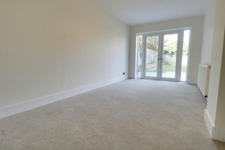 5 bedroom detached house to rent - Photo 4