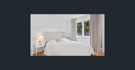 INVITING & SPACIOUS FAMILY HOME! - Photo 2