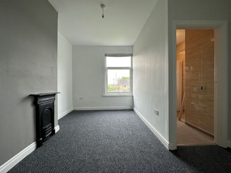 3 Bed Semi-Detached House, Elland Road, LS27 - Photo 4