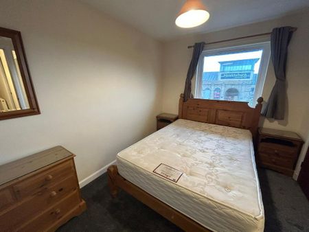 2 bedroom flat to rent - Photo 4