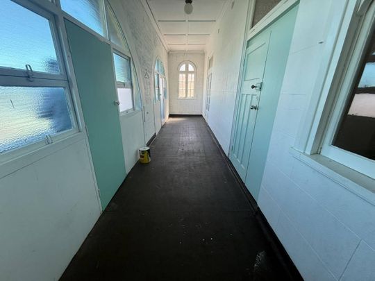 BIG UPSTAIRS FLAT WITH RECENT RENOVATIONS - Photo 1