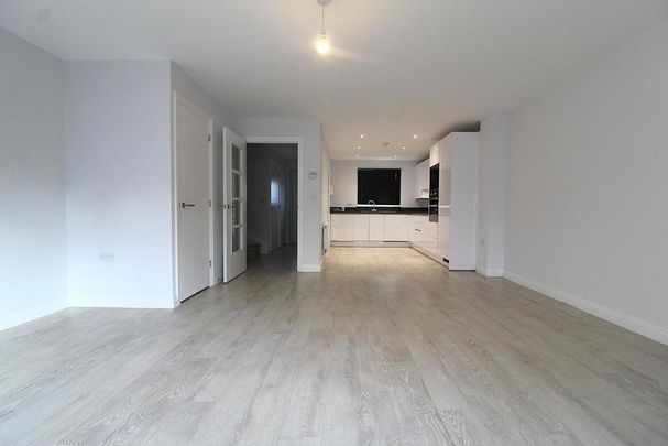 3 bedroom terraced house to rent - Photo 1