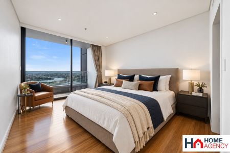 Spacious 3 Bedroom Apartment with Stunning City Views - Photo 5