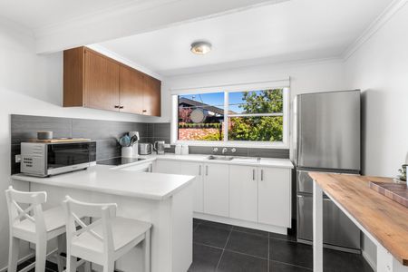 Affordable Geelong West Living - Photo 2