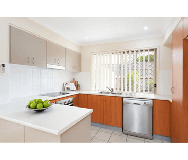 Great Location With Pool! - Photo 3