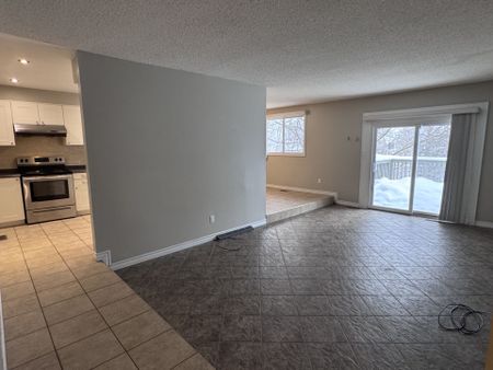For Lease - 168 Millwood Crescent Unit# Main, Kitchener, Ontario - Photo 3