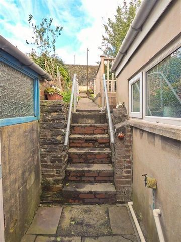 3 bedroom terraced house to rent - Photo 4